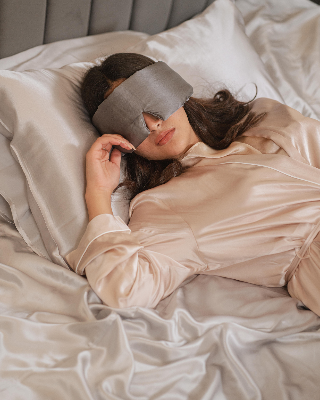 Prosecco Silver Silk Pillowcase – Luxury for Hair Skin Dame